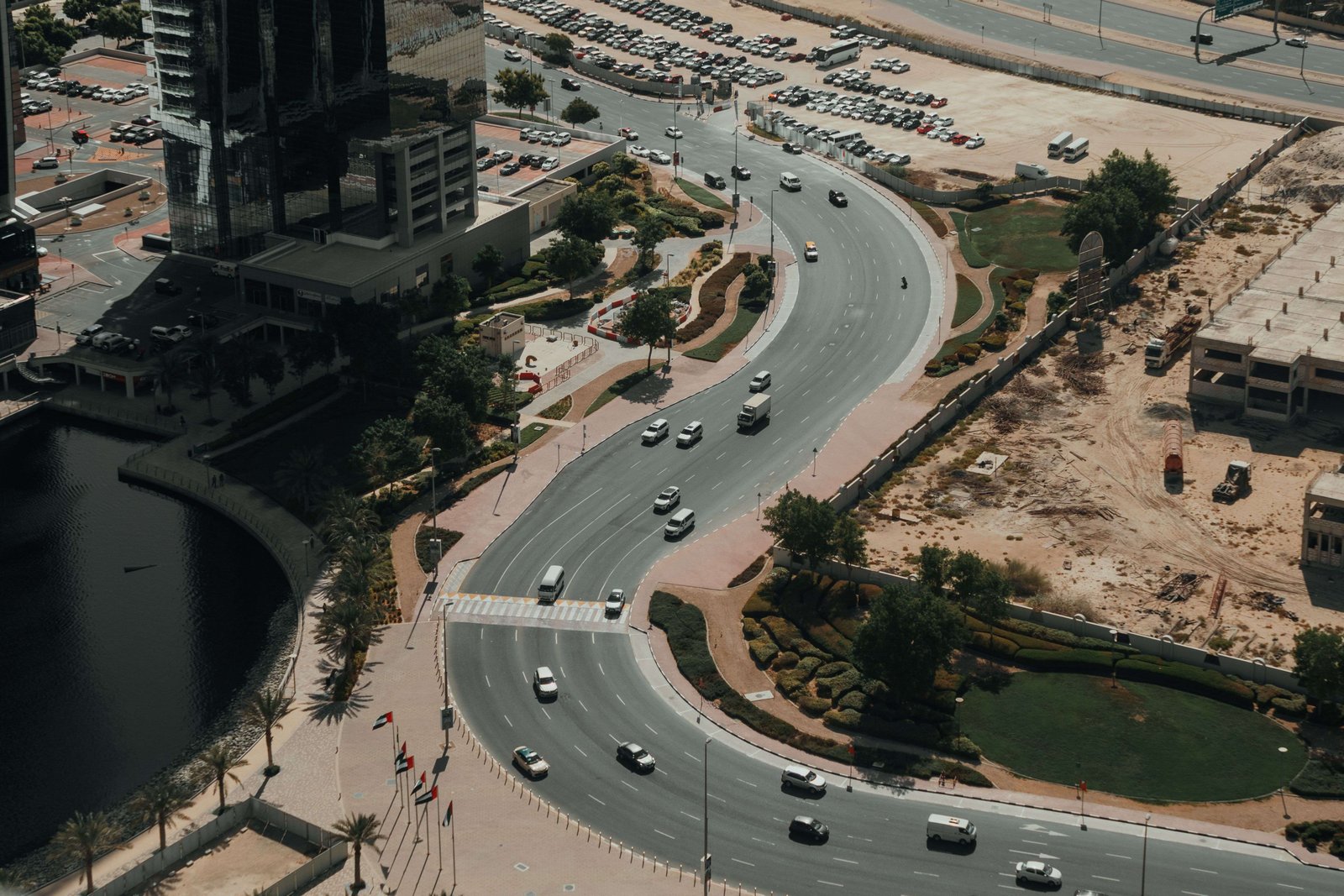 Leading from the Top: How Executive Management Drives ESG Success in Dubai.